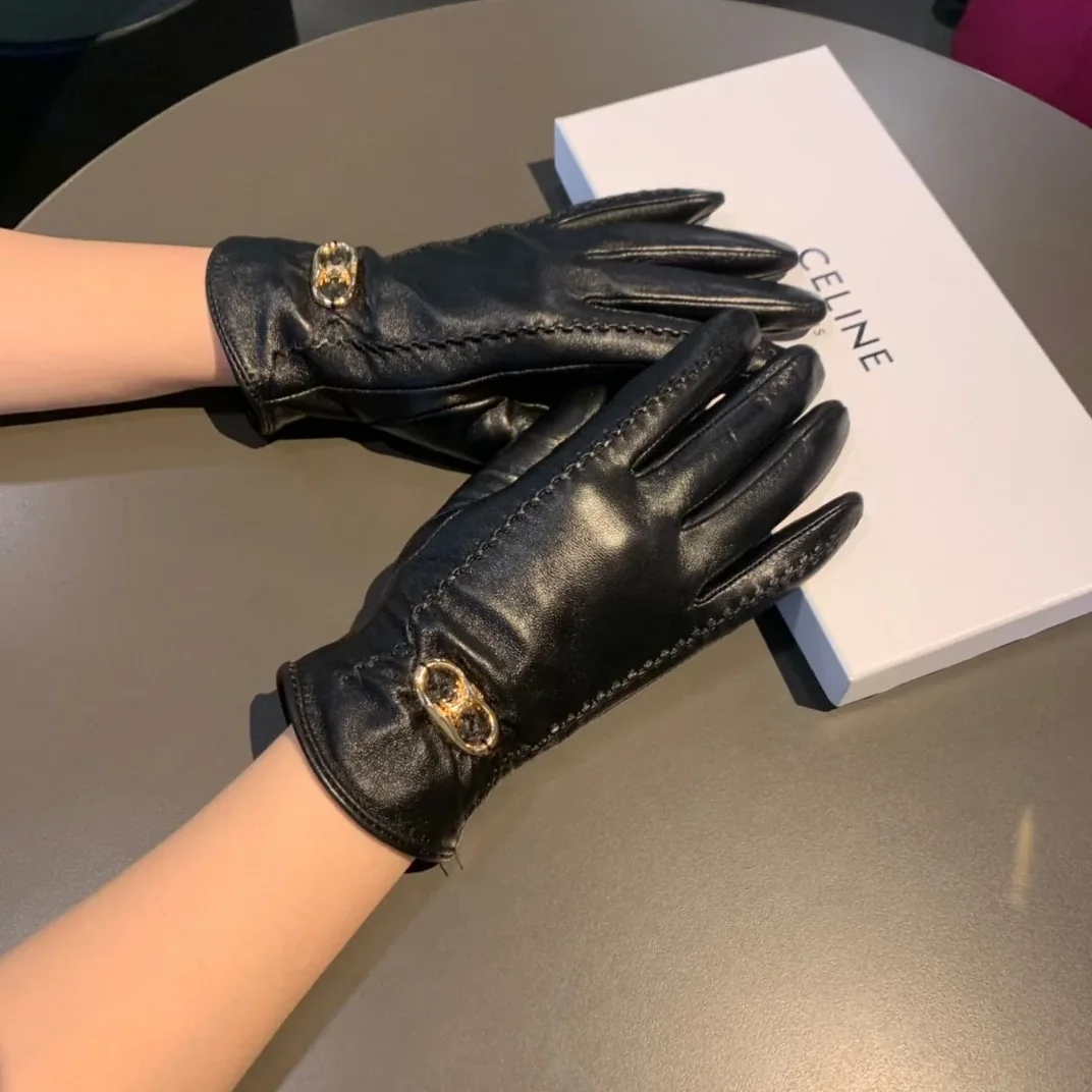Celine Triomphe Gloves In Black Celine Triomphe Gloves In Black