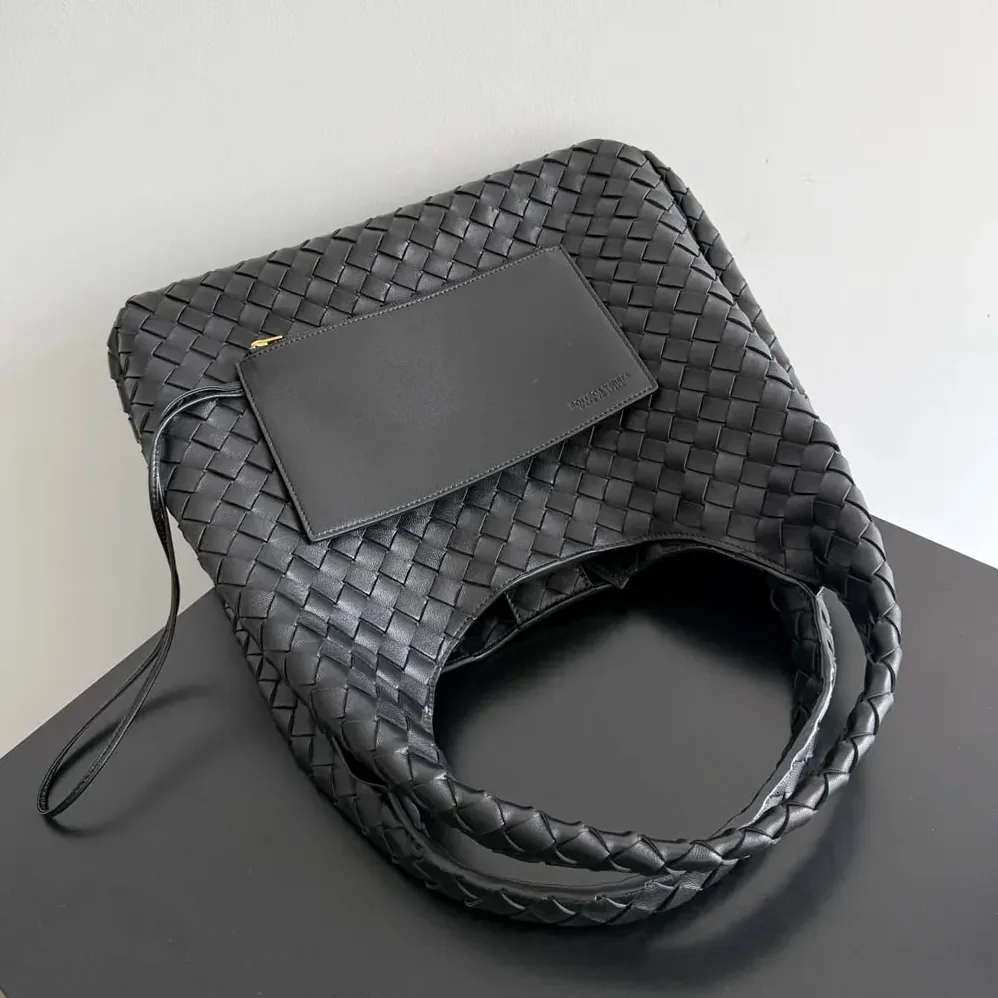 Bottega Veneta Medium Campana for Women in Black Bottega Veneta Medium Campana for Women in Black