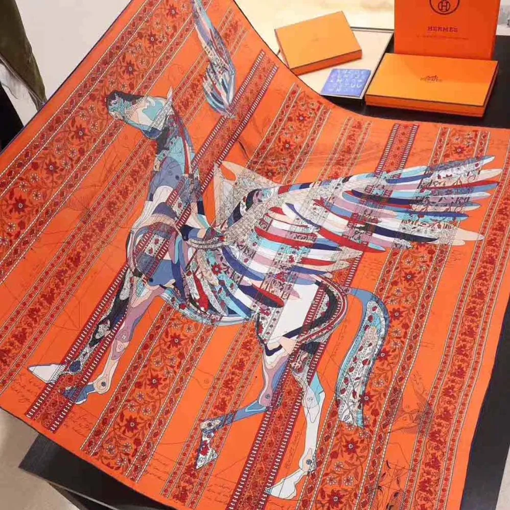 Hermes La Maison Des Carres Pegase Dhermes AU Bloc Scarf for Women in Orange
