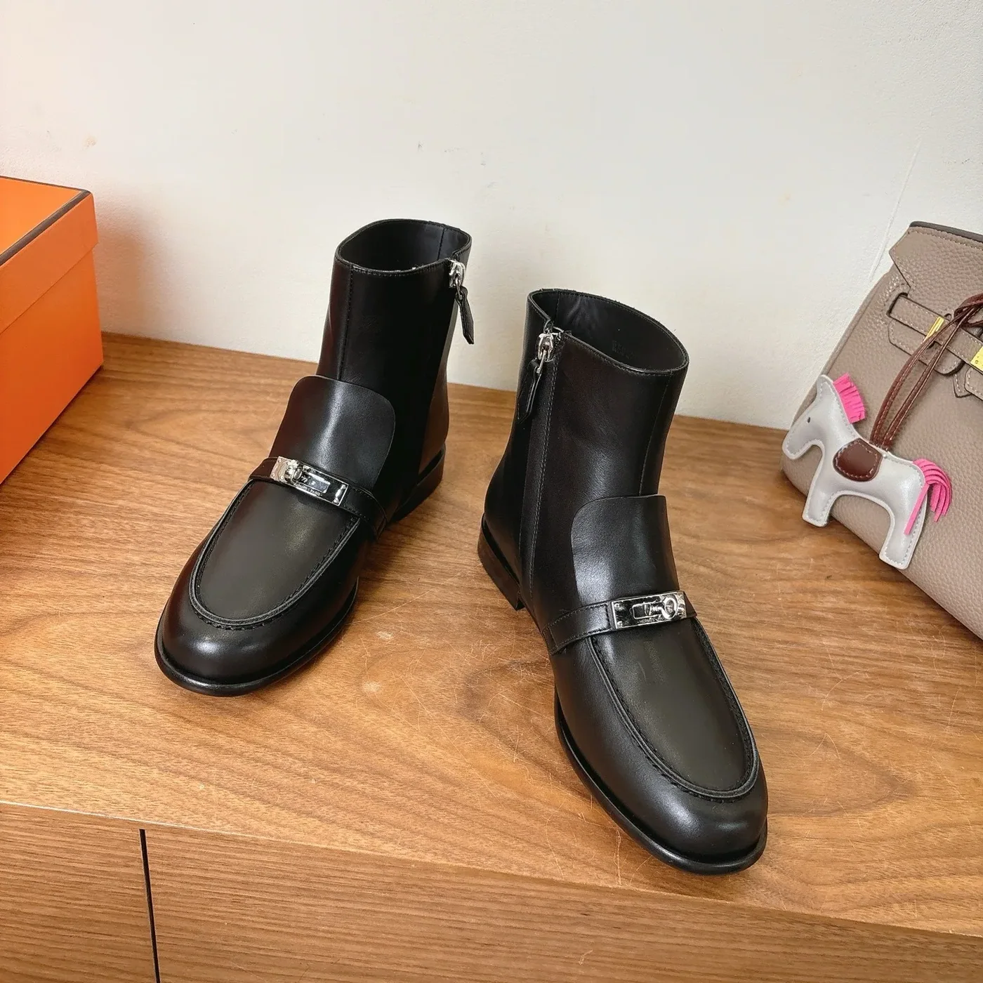 Hermes Kelsy Ankle Boots Noir