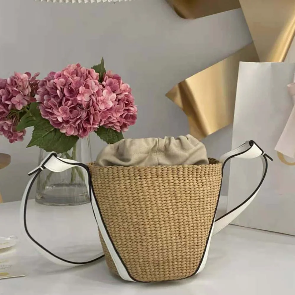 Chloe Small Basket in Fair-Trade Paper and Shiny Calfskin for Women in White Chloe Small Basket in Fair-Trade Paper and Shiny Calfskin for Women in White