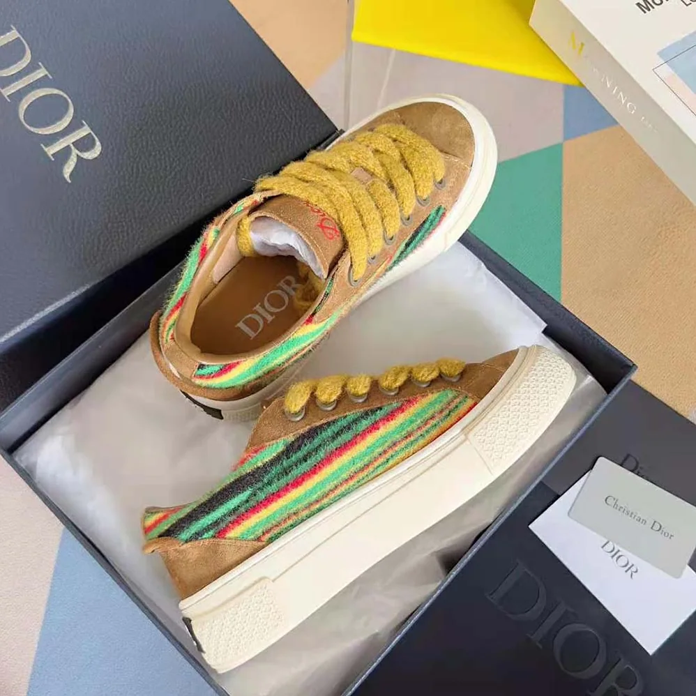 Dior Tears B33 Sneaker – Limited and Numbered Edition for Men in Yellow Dior Tears B33 Sneaker – Limited and Numbered Edition for Men in Yellow