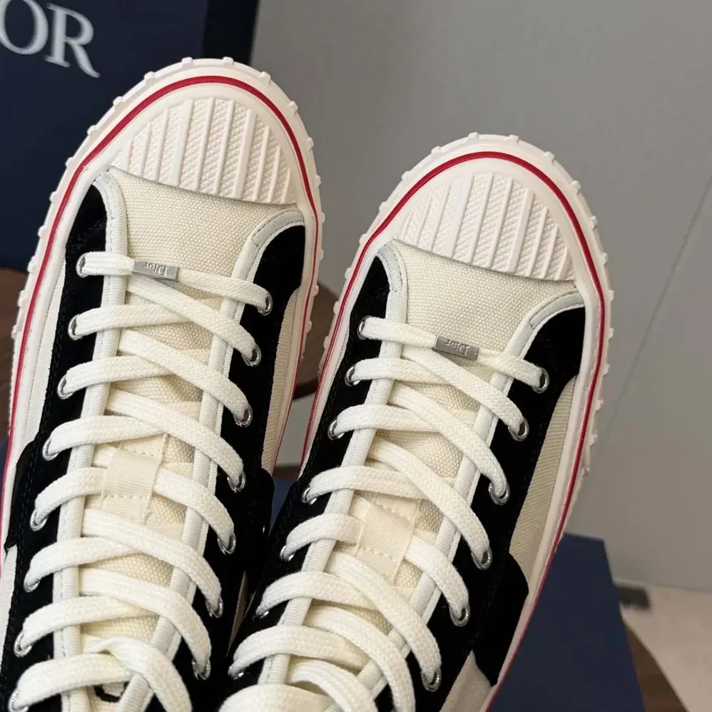 Dior Hooper High-Top Sneaker White Canvas and Navy Blue Suede Calfskin for Unisex Dior Hooper High-Top Sneaker White Canvas and Navy Blue Suede Calfskin for Unisex