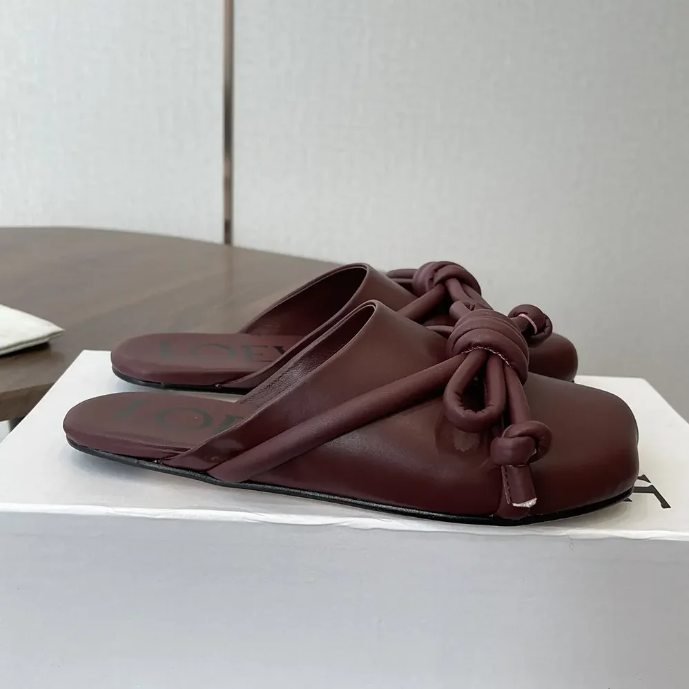 Loewe Flamenco Knot Mule in Lambskin for Women in Dark Chestnut Loewe Flamenco Knot Mule in Lambskin for Women in Dark Chestnut