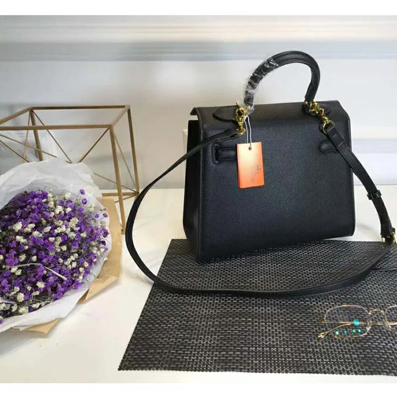 Hermes Kelly Sellier 32 Bag in Togo Leather in Black