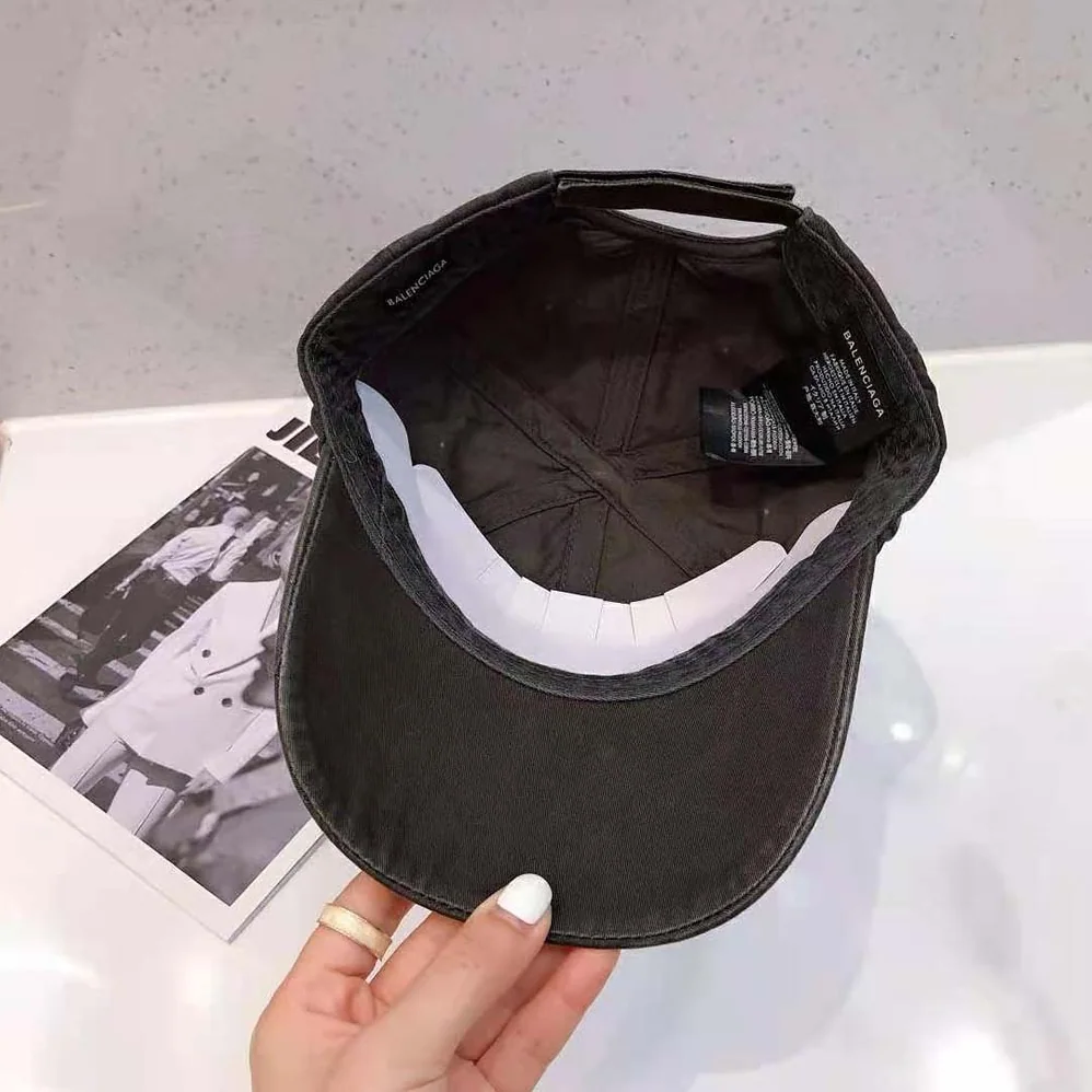 Balenciaga Logo Visor Cap in Black and White Cotton Drill for Women Balenciaga Logo Visor Cap in Black and White Cotton Drill for Women