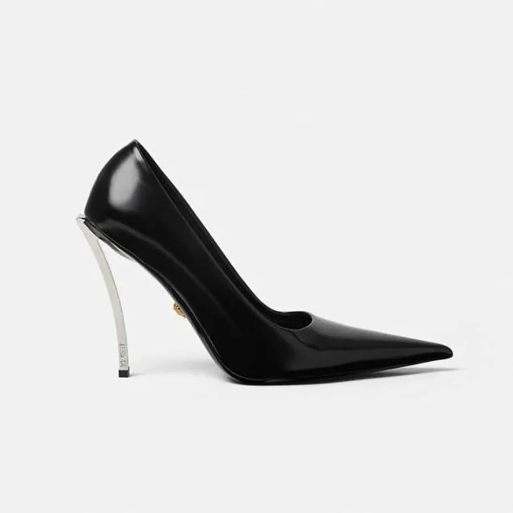 Versace Pin-Point Pumps in Calf leather for Women in Black