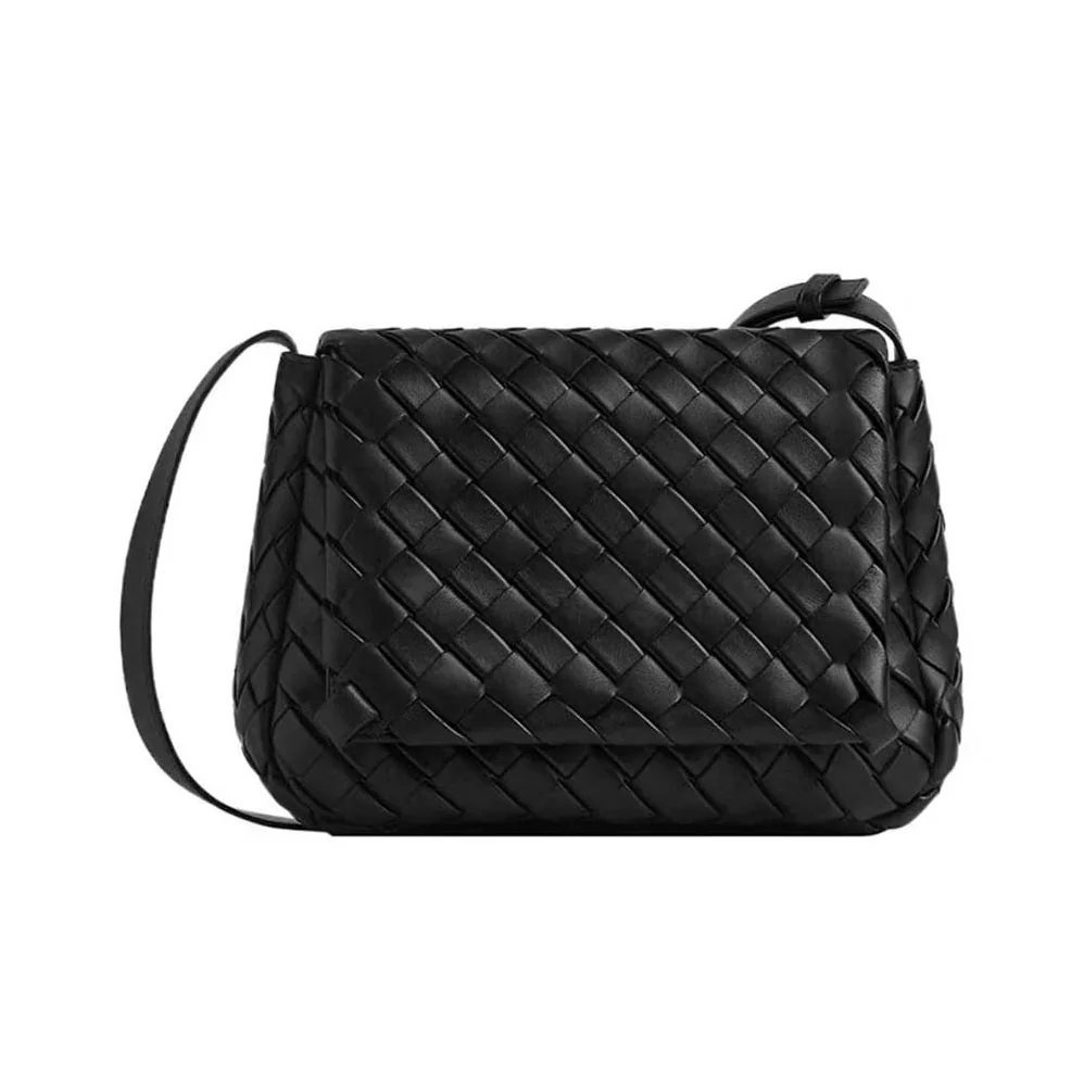 Bottega Veneta Small Cobble Messenger in Calfskin Leather for Unisex in Black Bottega Veneta Small Cobble Messenger in Calfskin Leather for Unisex in Black