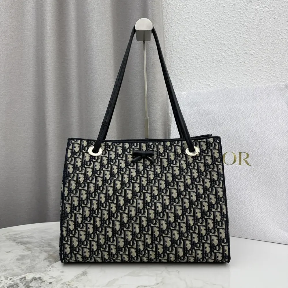 Dior Medium Shopping Bag Blue Dior Oblique Jacquard for Women