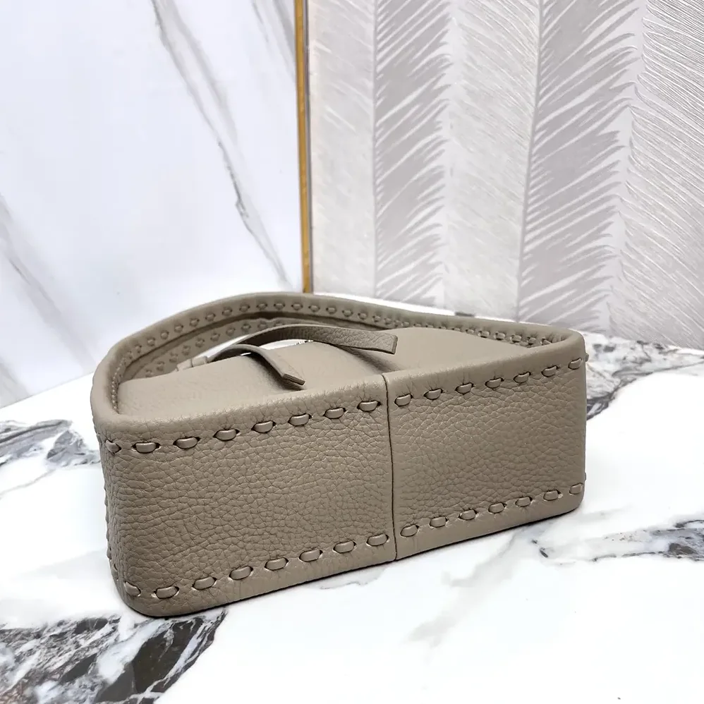 Fendi Mini Fendessence Small Dove Gray Selleria Bag with 264 Hand for Women in sewn Topstitches Fendi Mini Fendessence Small Dove Gray Selleria Bag with 264 Hand for Women in sewn Topstitches