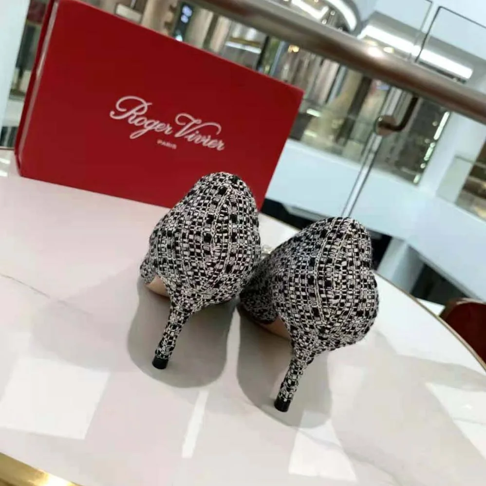 Roger Vivier Flower Strass Buckle Pumps in Fabrics for Women Roger Vivier Flower Strass Buckle Pumps in Fabrics for Women