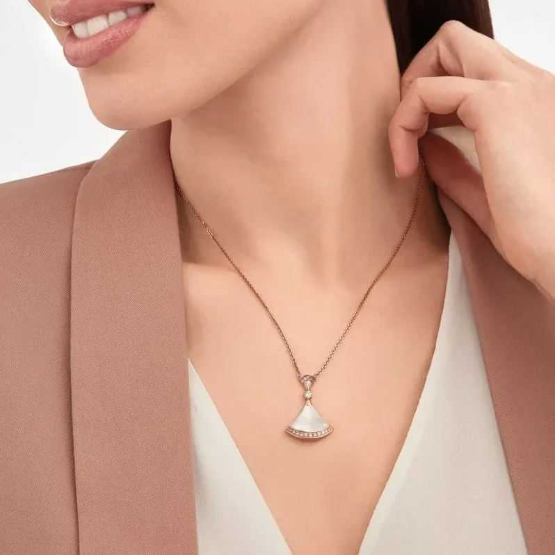 Bvlgari Divas Dream Necklace Rose Gold Bvlgari Divas Dream Necklace Rose Gold