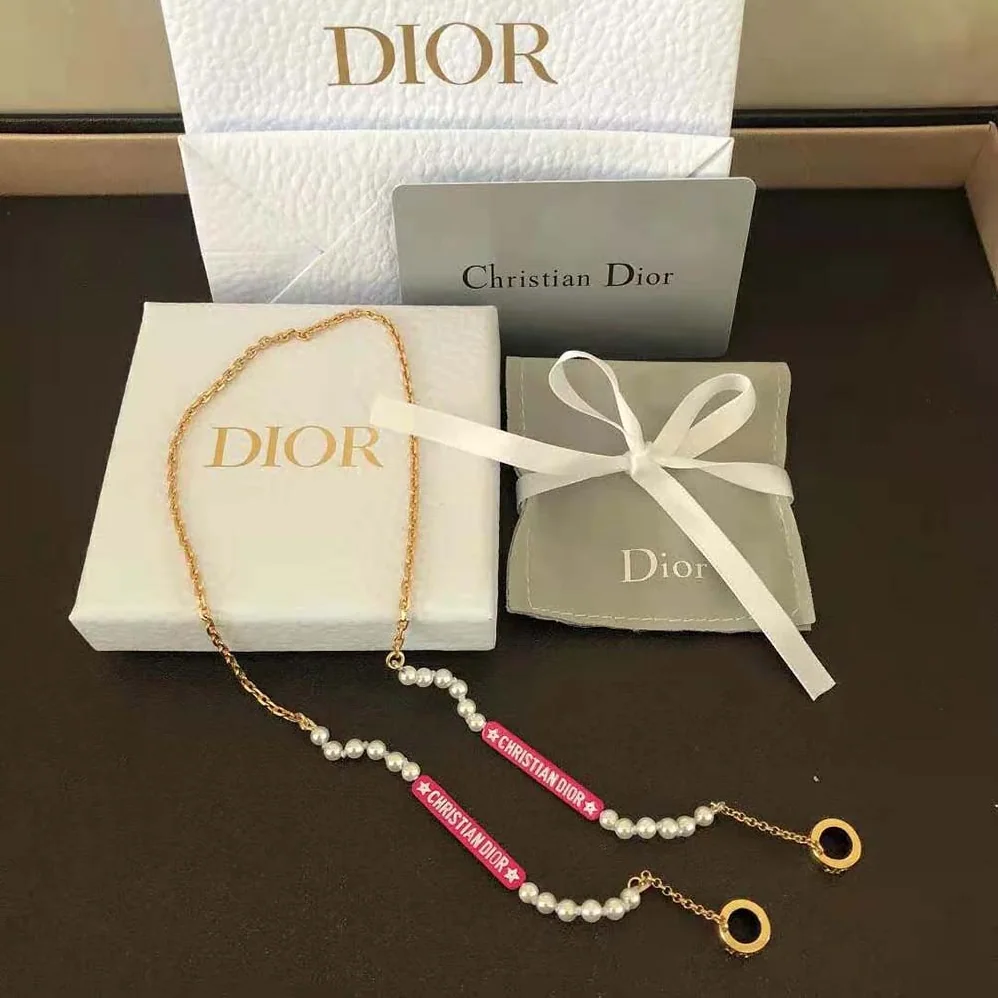 Dior D-Vibe Necklace for Headphones Gold-Finish Metal and White Resin Pearls for Women Dior D-Vibe Necklace for Headphones Gold-Finish Metal and White Resin Pearls for Women