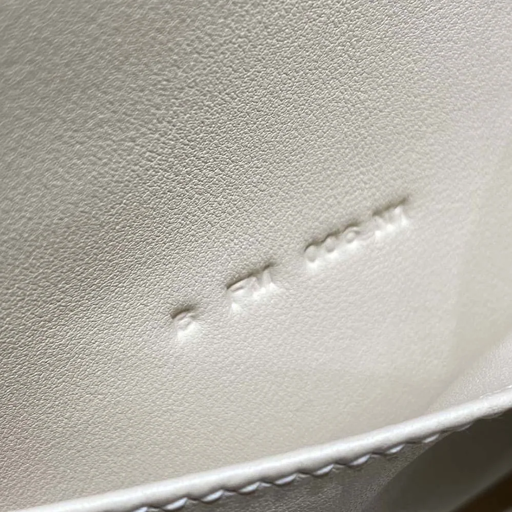 Hermes Bolide 1923 Bag in Epsom Calfskin for Unisex in Beige Hermes Bolide 1923 Bag in Epsom Calfskin for Unisex in Beige