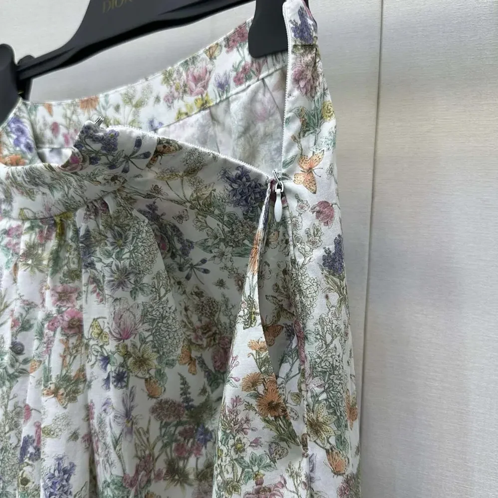 Dior Mid-Length Flared Skirt Cotton Muslin with Multicolor Dior Flowers Calendar Allover Motif for Women Dior Mid-Length Flared Skirt Cotton Muslin with Multicolor Dior Flowers Calendar Allover Motif for Women