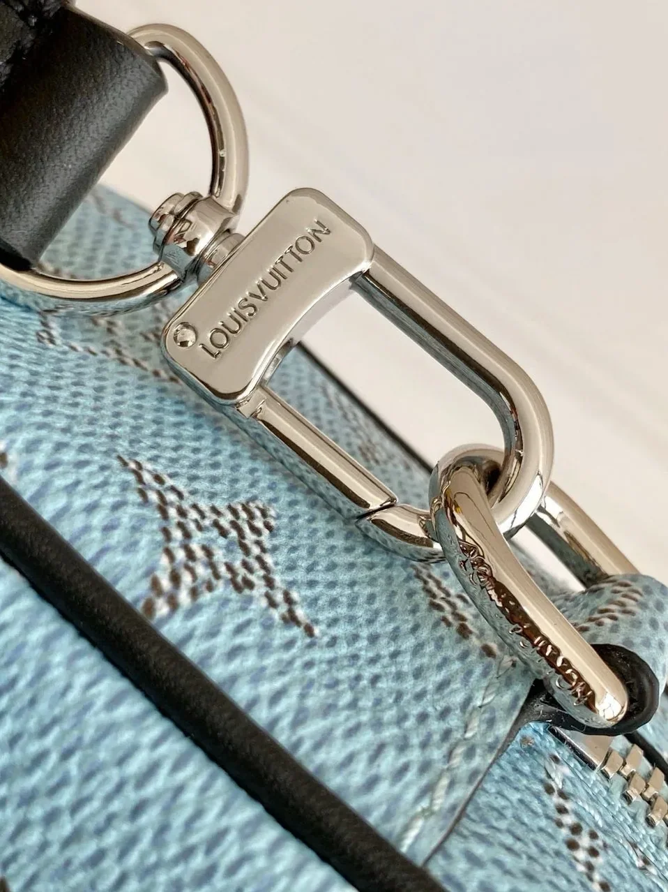 Louis Vuitton Trocadéro Wearable Wallet Blue /