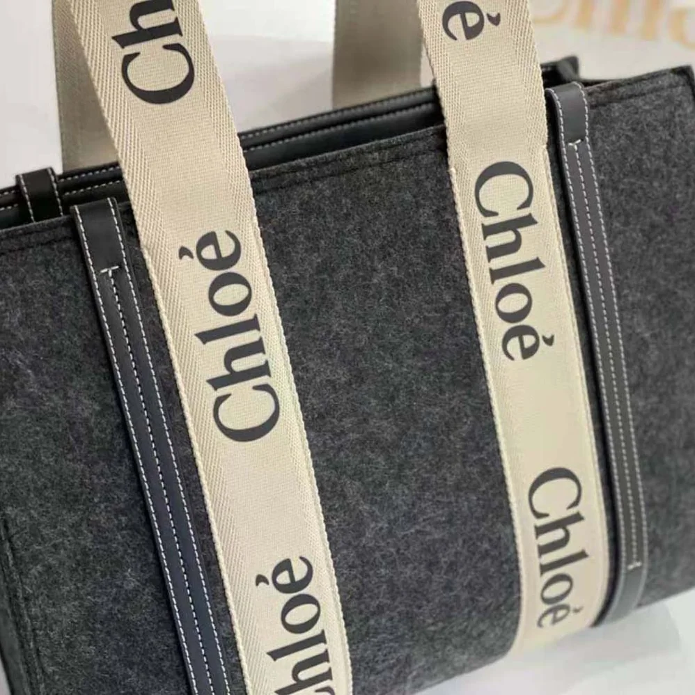 Chloe Medium Woody Tote Bag for Women in Silver Chloe Medium Woody Tote Bag for Women in Silver