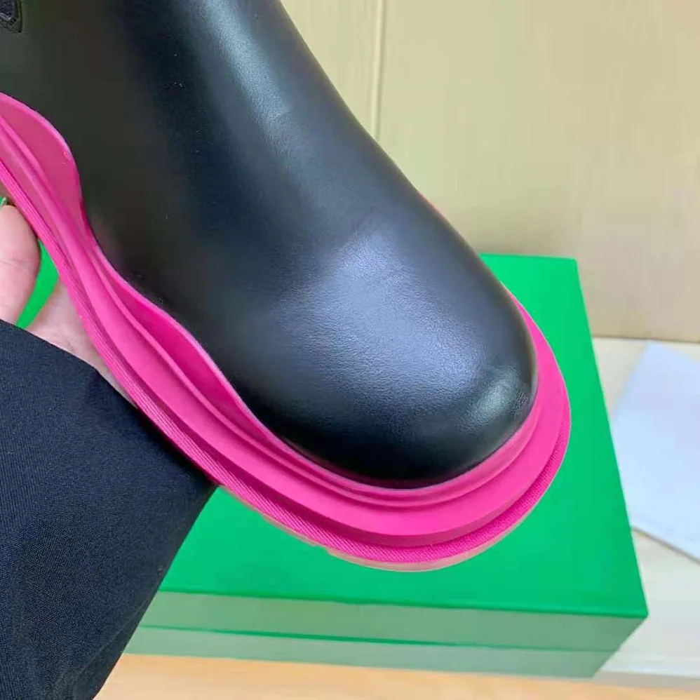 Bottega Veneta Tire Chelsea Boot in Calfskin Leather for Unisex in Rose Bottega Veneta Tire Chelsea Boot in Calfskin Leather for Unisex in Rose