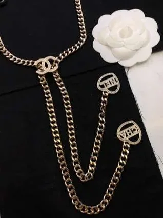 Chanel Pearl Heart Necklace Gold