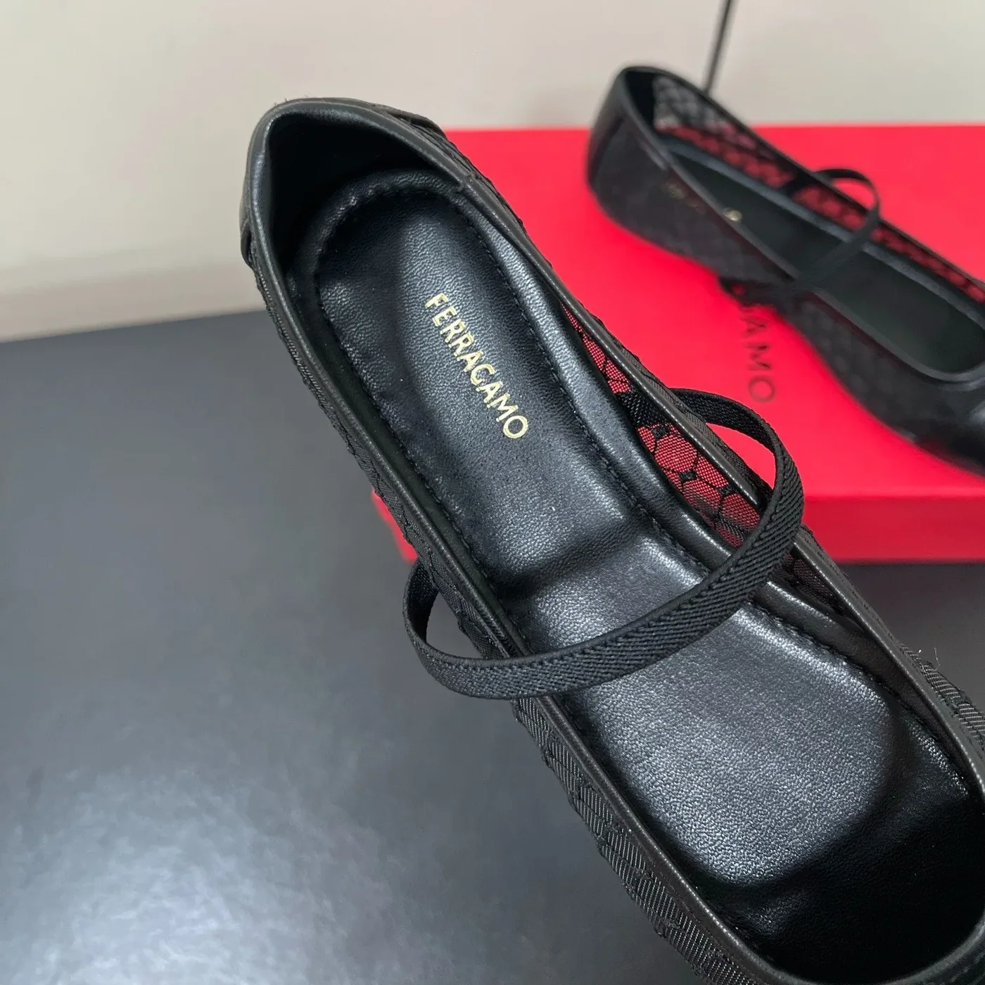 Ferragamo Vara Ballet Flats Black 01J853 Ferragamo Vara Ballet Flats Black 01J853