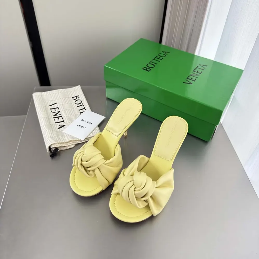 Bottega Veneta Cherry Mule in Supple Nappa Leather for Women in Butter Yellow Bottega Veneta Cherry Mule in Supple Nappa Leather for Women in Butter Yellow
