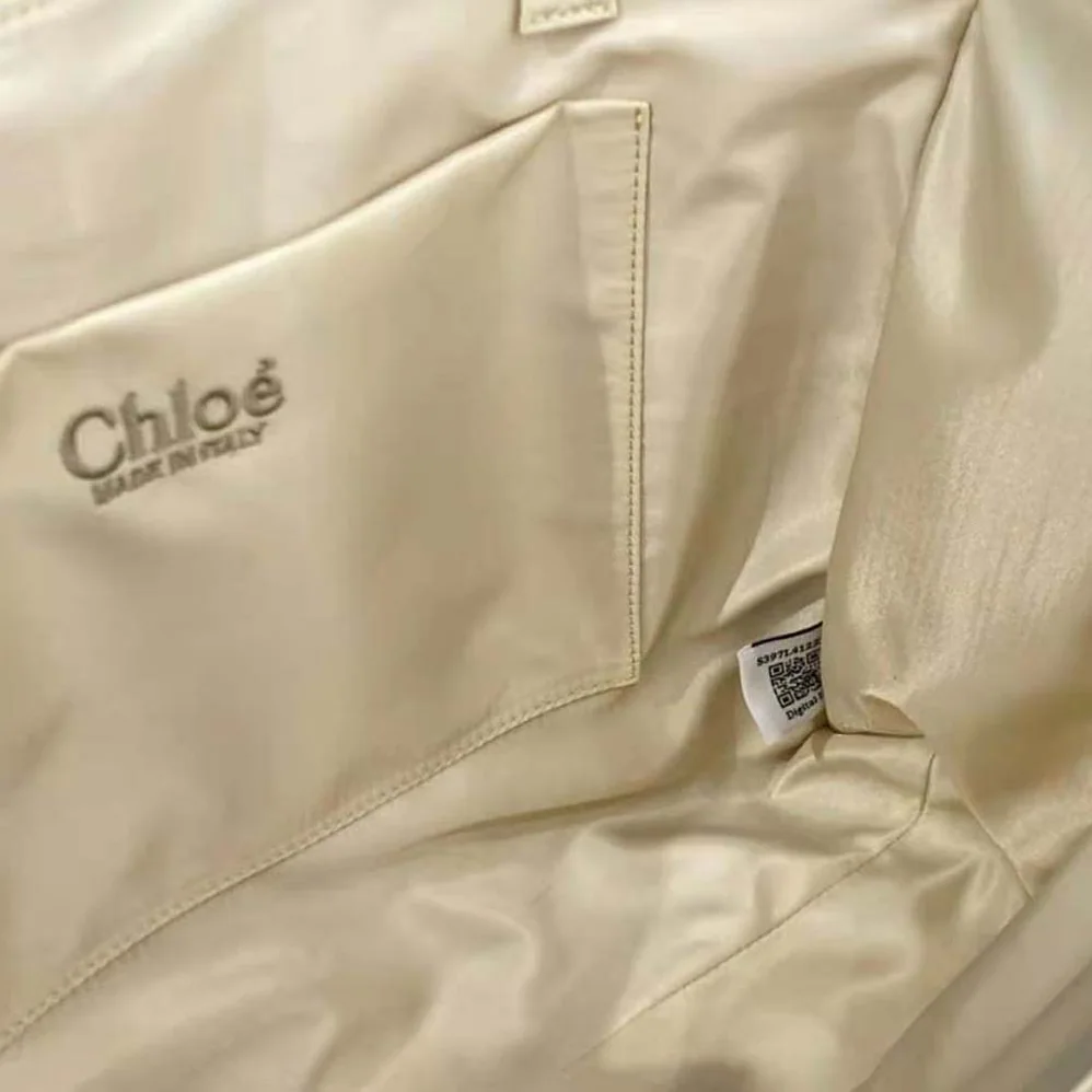 Chloe Large Woody Tote Bag for Women in White Chloe Large Woody Tote Bag for Women in White