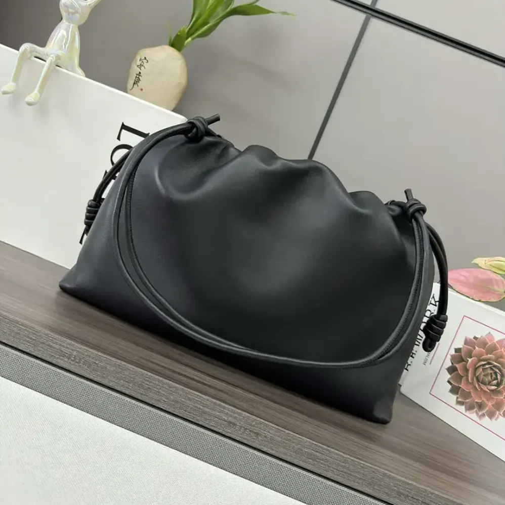 Loewe Large Flamenco Purse in Mellow Nappa Lambskin for Unisex in Black Loewe Large Flamenco Purse in Mellow Nappa Lambskin for Unisex in Black