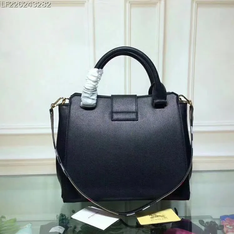 Burberry Medium Buckle Tote in Grainy Leather in Black