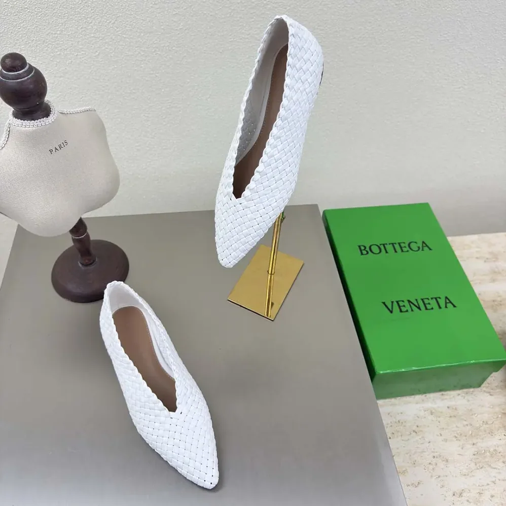 Bottega Veneta Sofia Ballerina in Padded Intreccio Leather for Women in White Bottega Veneta Sofia Ballerina in Padded Intreccio Leather for Women in White