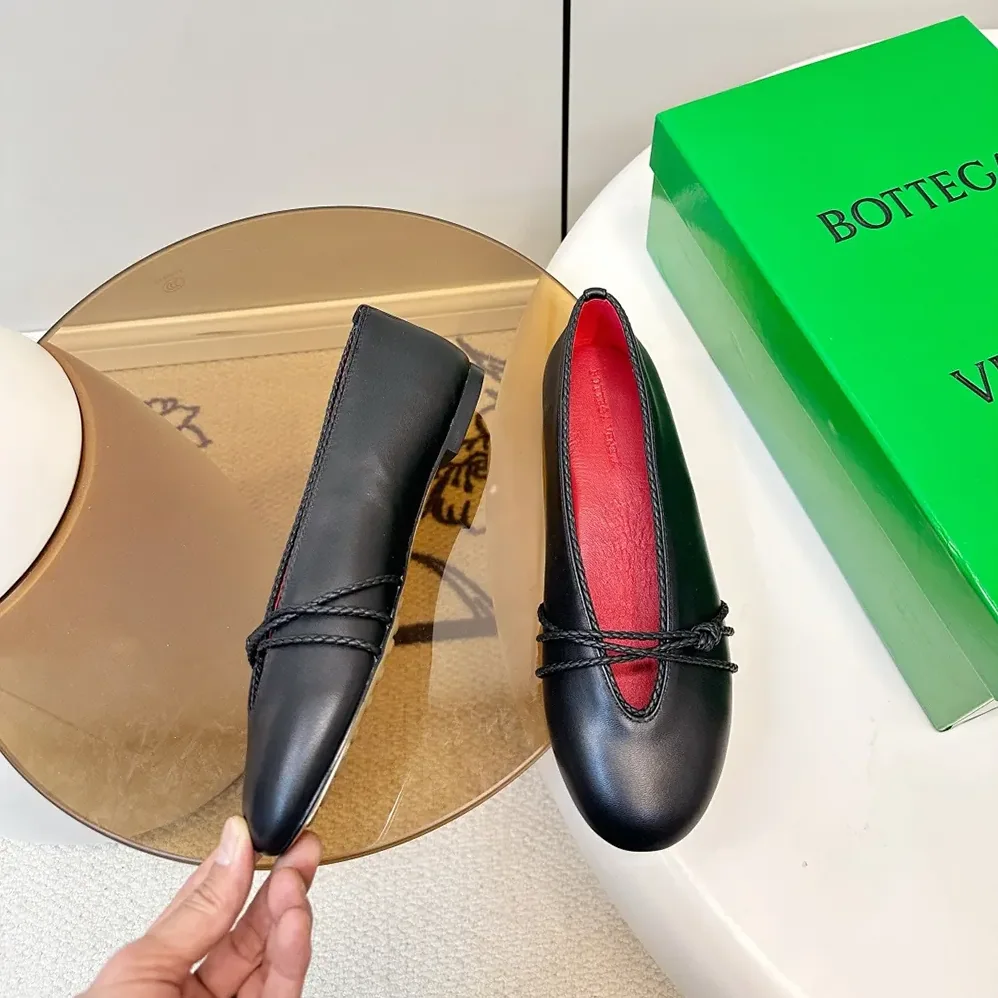Bottega Veneta Rosa Mary-Jane Ballerina for Women in Black Bottega Veneta Rosa Mary-Jane Ballerina for Women in Black