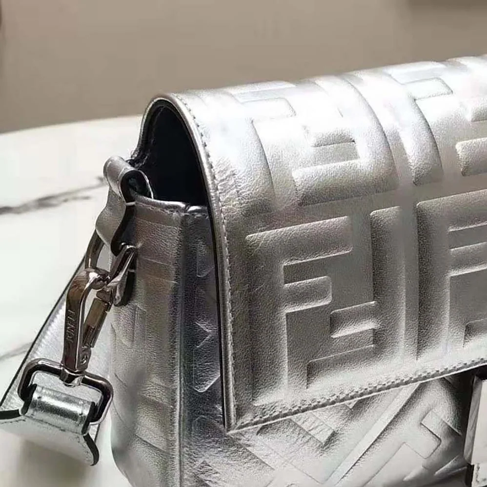 Fendi Baguette Fendi Prints On Leather Bag for Women in Silver Fendi Baguette Fendi Prints On Leather Bag for Women in Silver