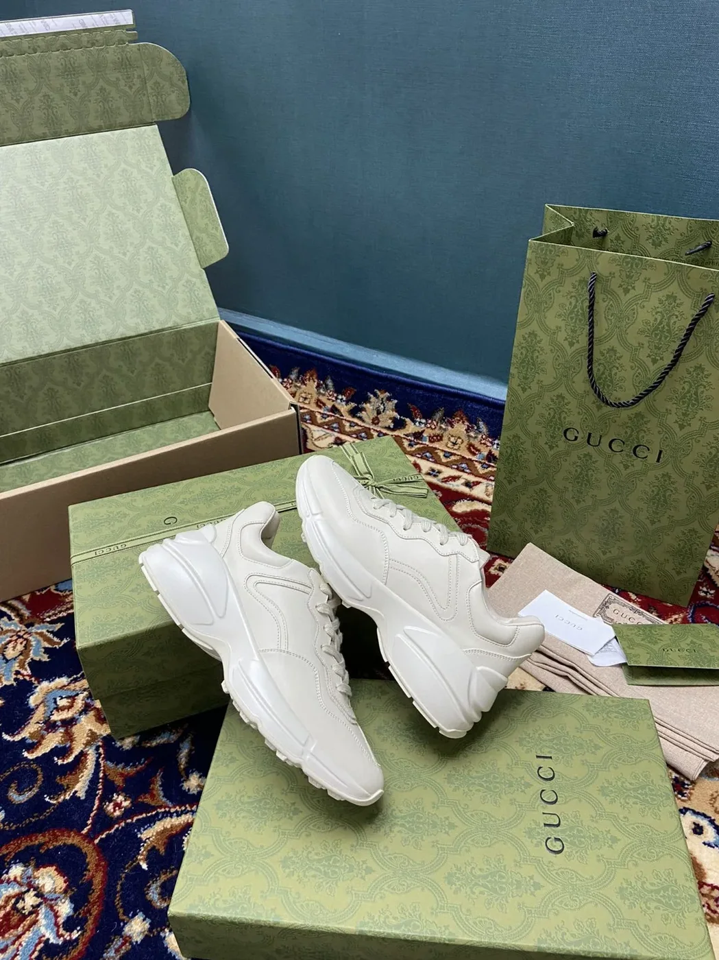 Gucci Rhyton Sneaker Beige 0G2R0