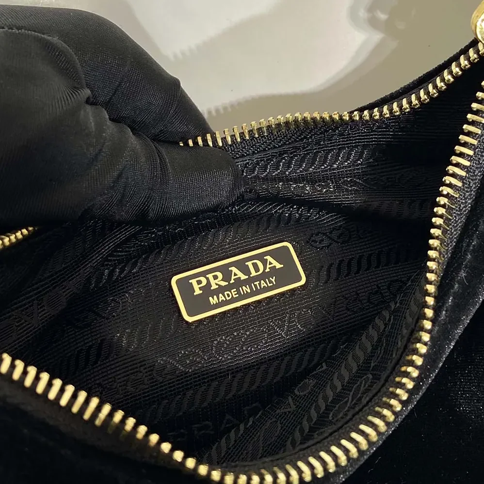 Prada Re-Edition Velvet Mini-bag for Women in Black