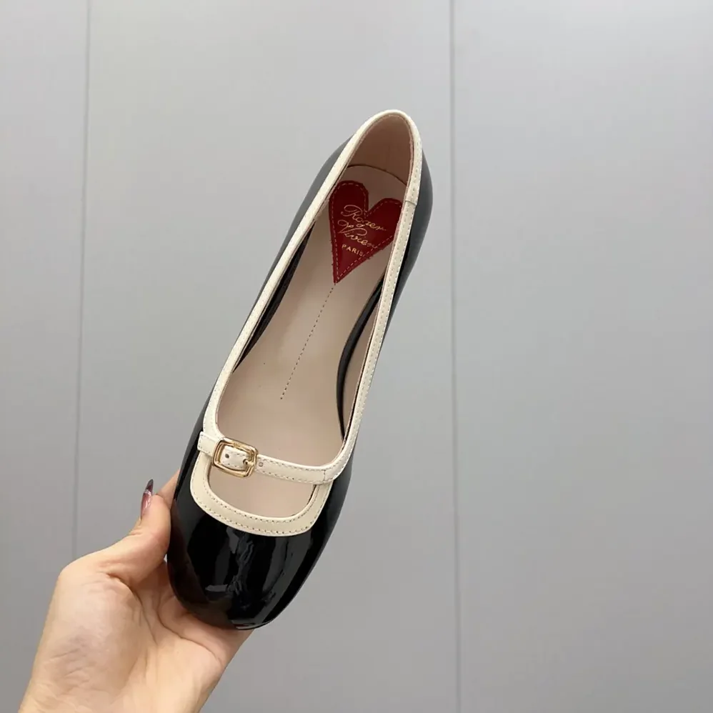 Roger Vivier Viv' Podium Ballerinas in Patent Leather for Women in Black Roger Vivier Viv' Podium Ballerinas in Patent Leather for Women in Black