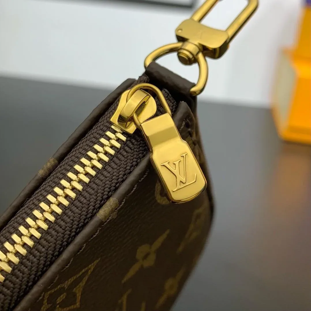 Louis Vuitton Multi Pochette Accessoire Shoulder Bag / Pink Monogram Canvas Gold Hardware Louis Vuitton Multi Pochette Accessoire Shoulder Bag / Pink Monogram Canvas Gold Hardware