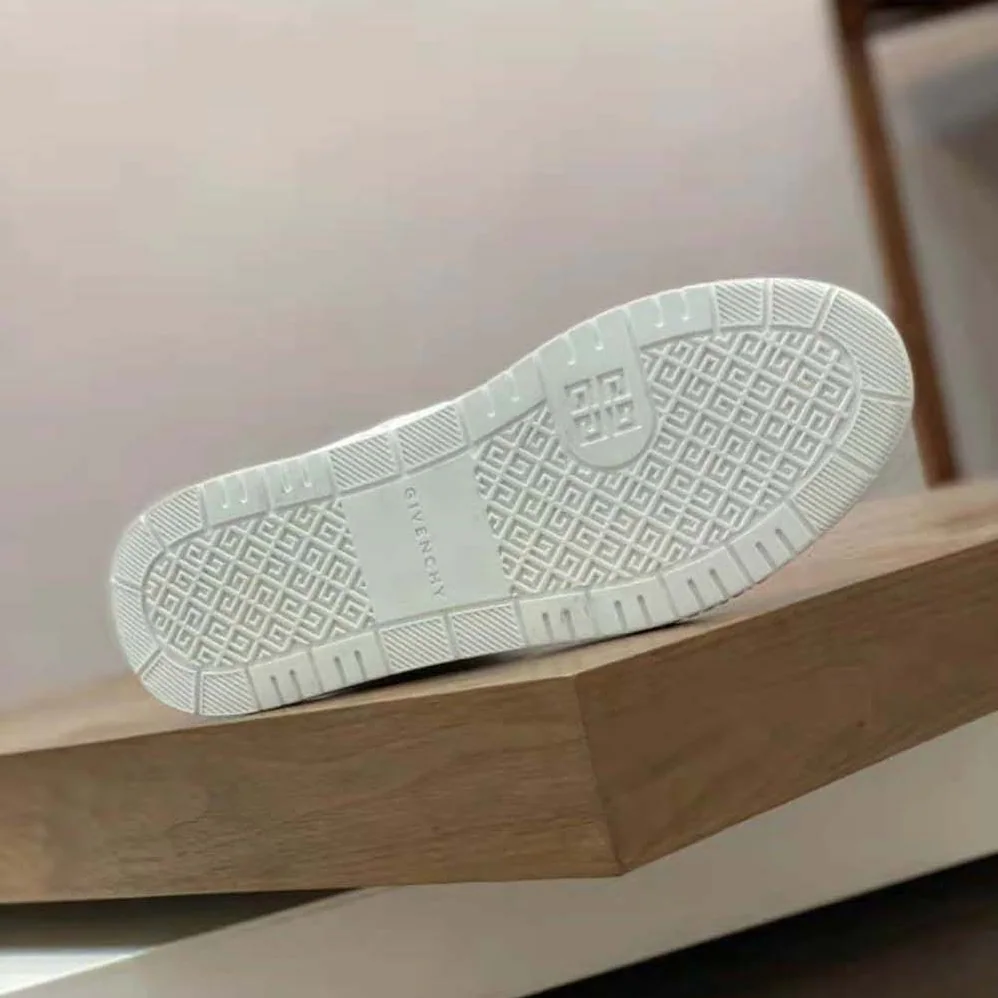 Givenchy G4 High Top Sneakers in Leather for Men in White