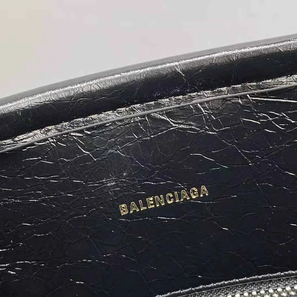 Balenciaga Barbes Medium East-West Shopper Bag in Black for Women Balenciaga Barbes Medium East-West Shopper Bag in Black for Women