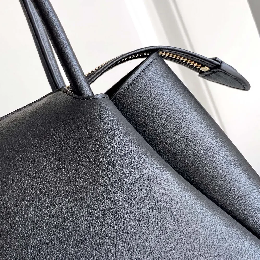 Prada Darling Medium Leather Shoulder Bag for Women in Black Prada Darling Medium Leather Shoulder Bag for Women in Black