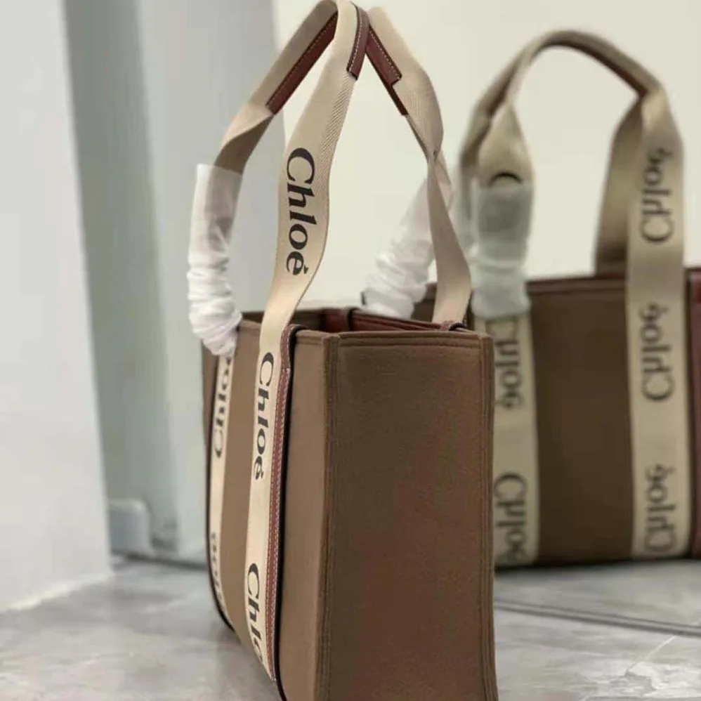 Chloe Medium Woody Tote Bag for Women in Brown