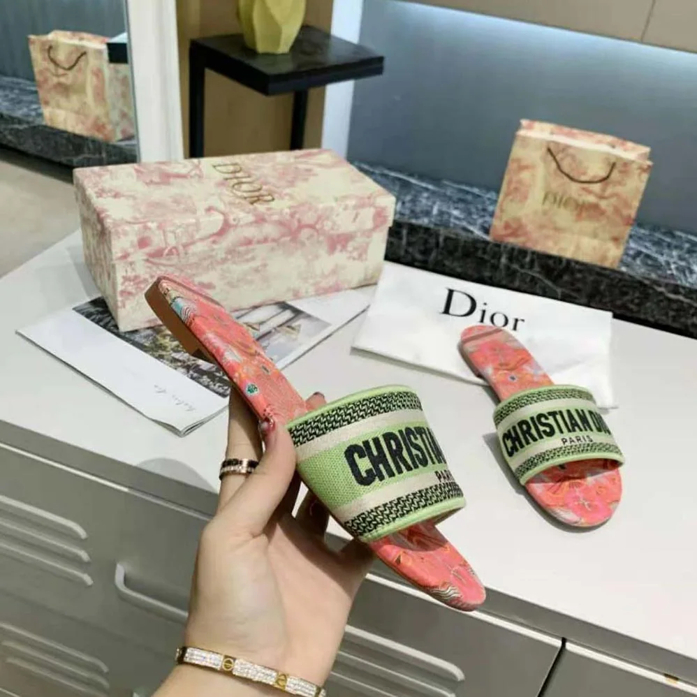 Dior Dway Slide Multicolor Embroidered Cotton for Women in Pink Dior Dway Slide Multicolor Embroidered Cotton for Women in Pink