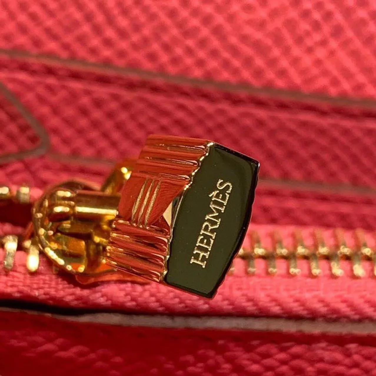 Hermes Kelly Wallet To Go Woc Pink With Gold Toned Hardware Bag / Hermes Kelly Wallet To Go Woc Pink With Gold Toned Hardware Bag /
