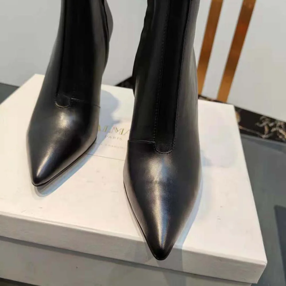Balmain Alma Leather Ankle Boots in Smooth Leather for Women in Black Balmain Alma Leather Ankle Boots in Smooth Leather for Women in Black