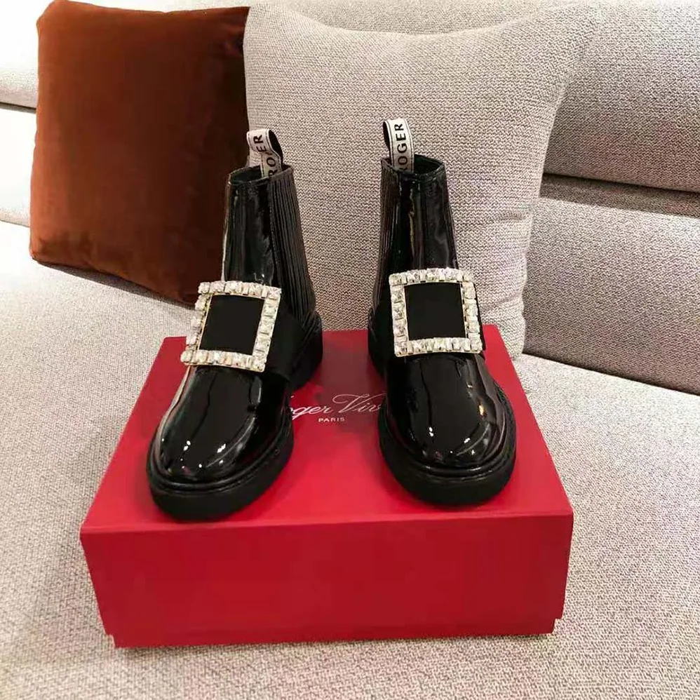 Roger Vivier Chelsea Viv' Rangers Strass Buckle Ankle Boots for Women in Black