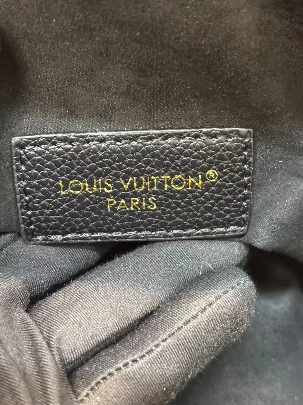 Louis Vuitton Anytime Flap Bag Black /