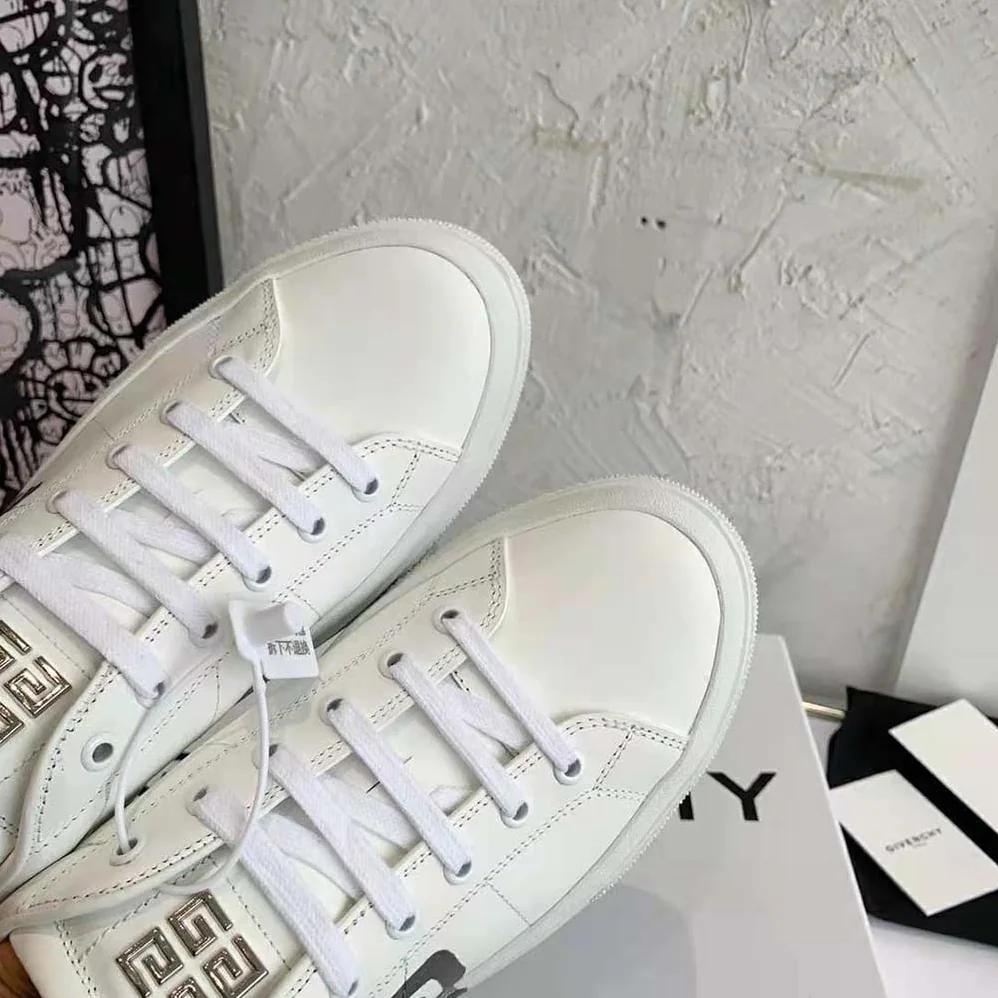 Givenchy Sneakers City Sport in Leather with Tag Effect 4G Print for Unisex in Black