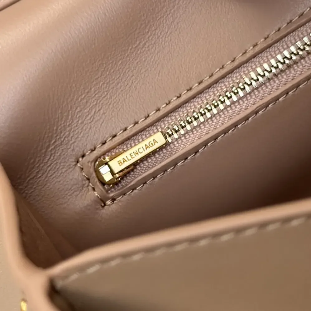 Balenciaga Rodeo Handbag Large In latte Smooth Calfskin Aged for Women in gold Hardware