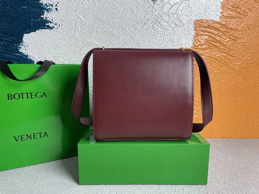 Bottega Veneta Clip Bag Purple