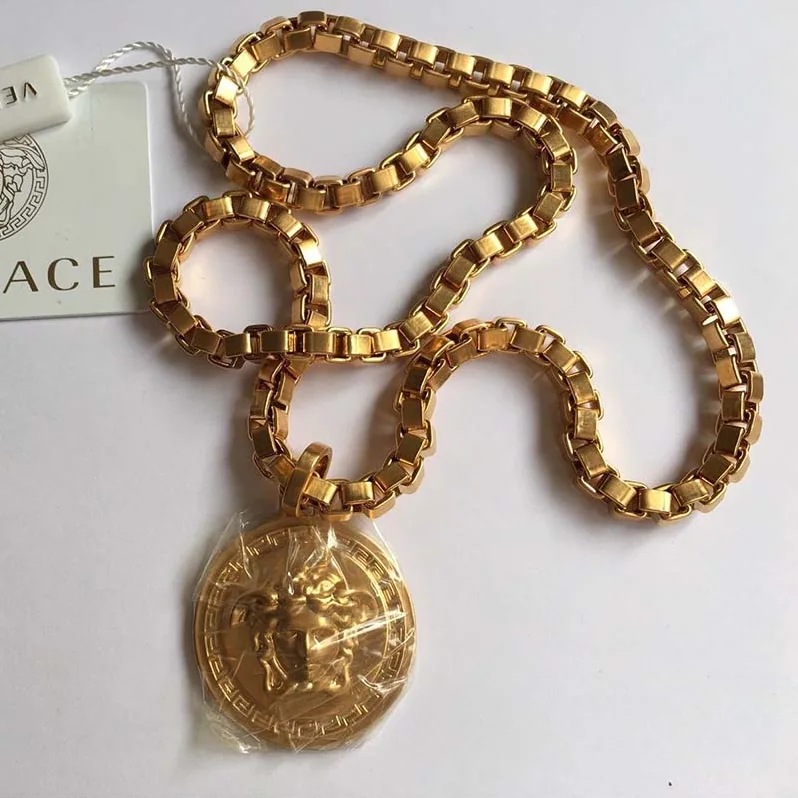 Versace Single Medusa Necklace for Unisex Versace Single Medusa Necklace for Unisex