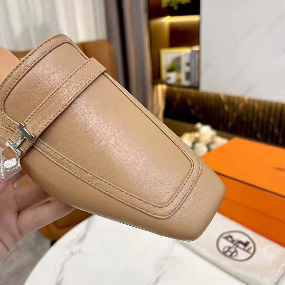 Hermes Groupie Mule in Goatskin with Miniature Palladium-Plated Paris Buckle for Women in Beige