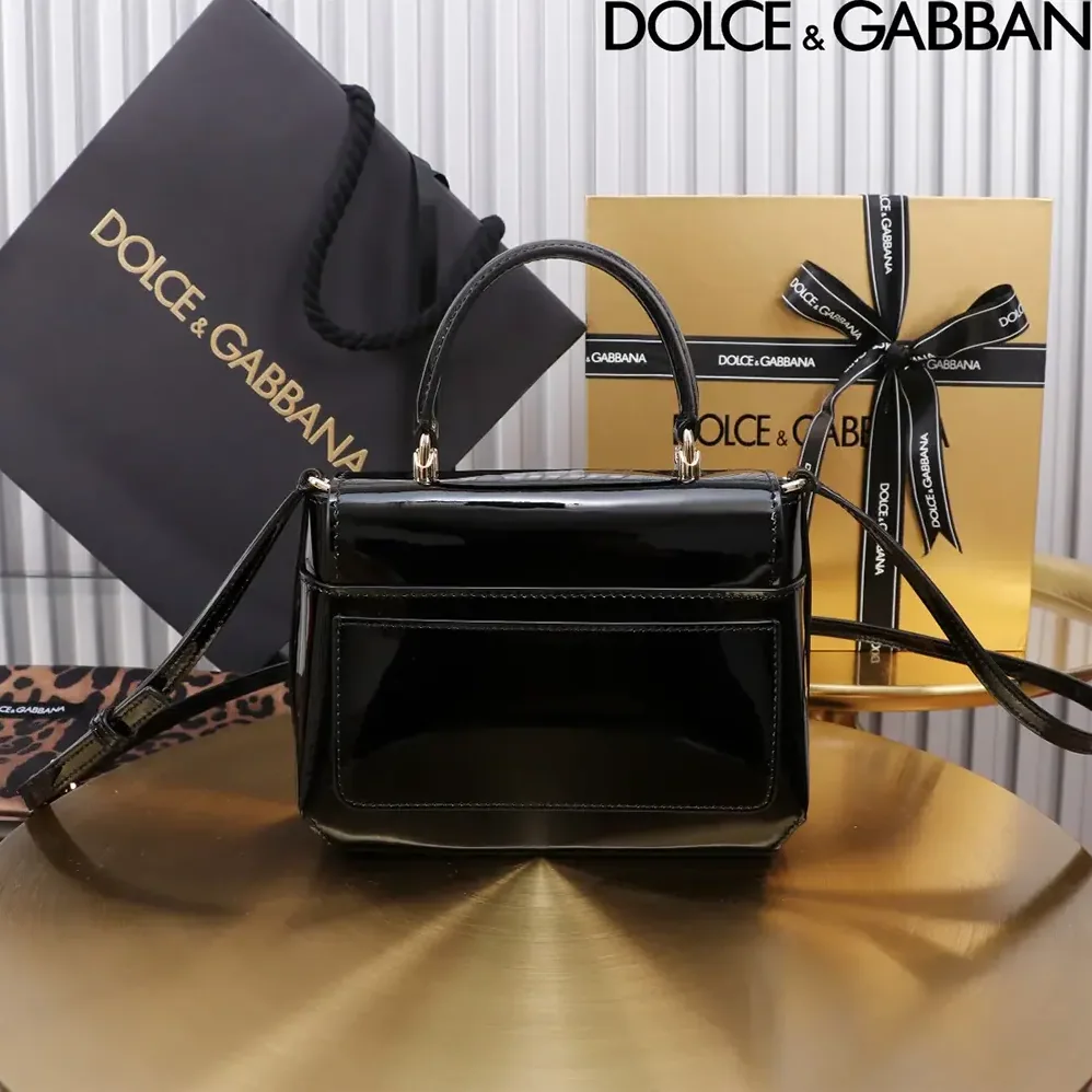 Dolce Gabbana D&G DG Logo Bag Top-handle Bag for Women in Black
